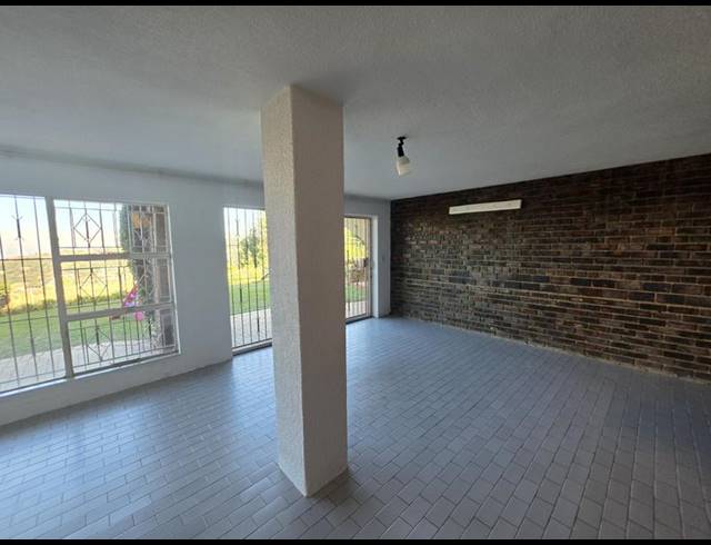4 BEDROOM HOUSE FOR SALE IN BASSONIA
